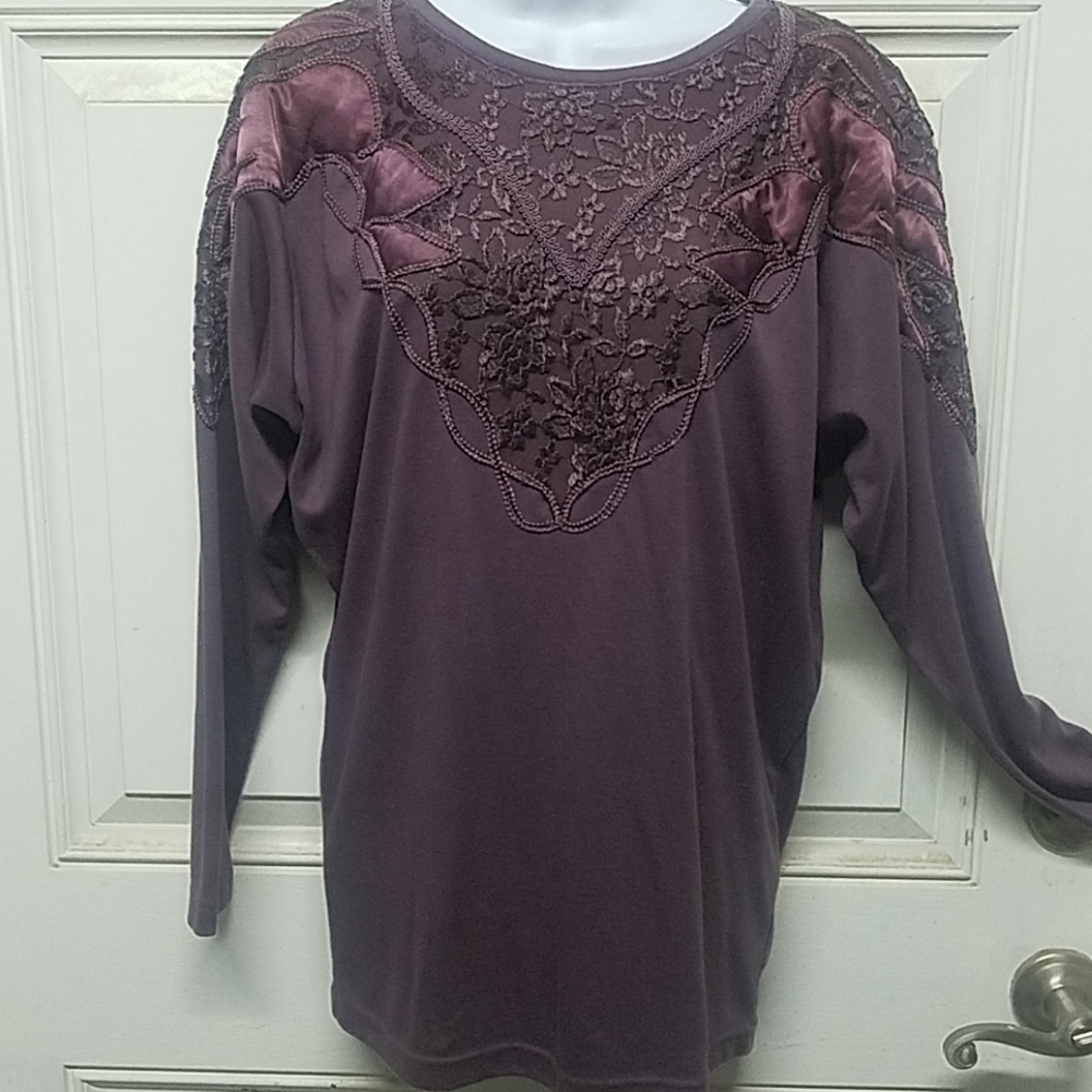 Long sleeve ladies shirt